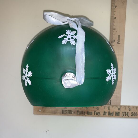 Animated Lighted Musical Ornament Plastic Gingerbread House Green Countertop - Picture 7 of 9